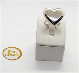 טבעת פתוחה דגם לב גדול בכסף 925