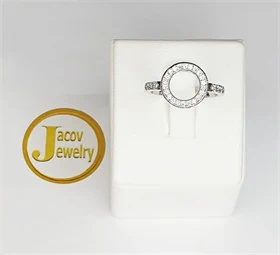 טבעת דגם מעגל עם אבני זירקון בכסף 925