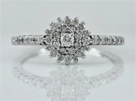 טבעת דגם פרח יהלומים טבעיים זהב לבן 14K